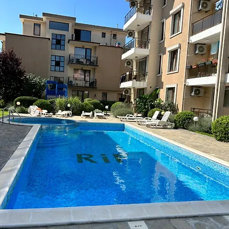 شقة голям с прекрасна гледка кьм морето *