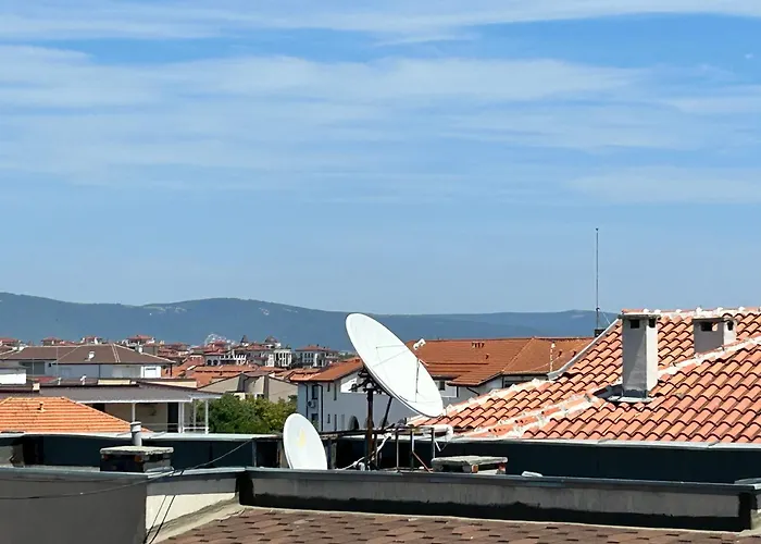 голям с прекрасна гледка кьм морето Ravda