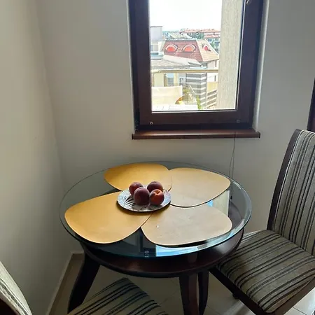 голям с прекрасна гледка кьм морето Apartment *