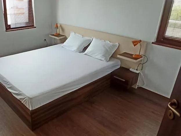 голям с прекрасна гледка кьм морето ラヴダ